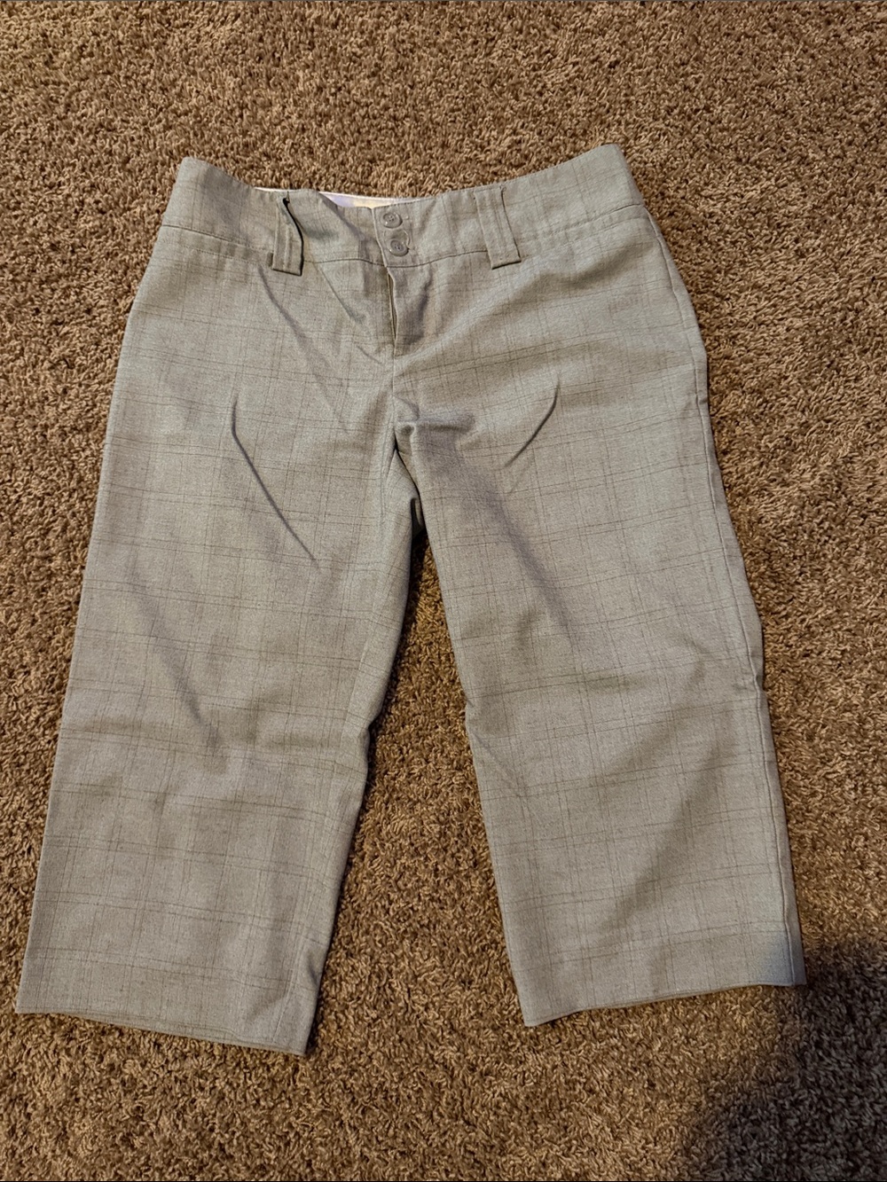 Maurices Light Gray Plaid capris